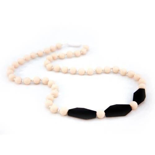MilkDaze Charlotte Nursing and Teething Necklace - Image 4